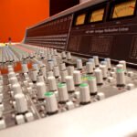 ¿Revolucionará el podcasting la industria musical? imagen que representa y simboliza y refuerza el concepto del contenido ¿Revolucionará el podcasting la industria musical?