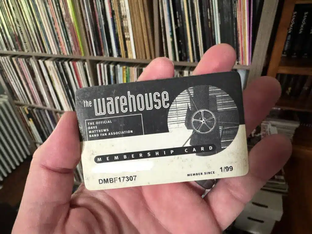 imagen que representa y simboliza merchandising musica y refuerza el concepto del contenido ✨ Merchandising Musical: 33 ideas para Vender en un concierto