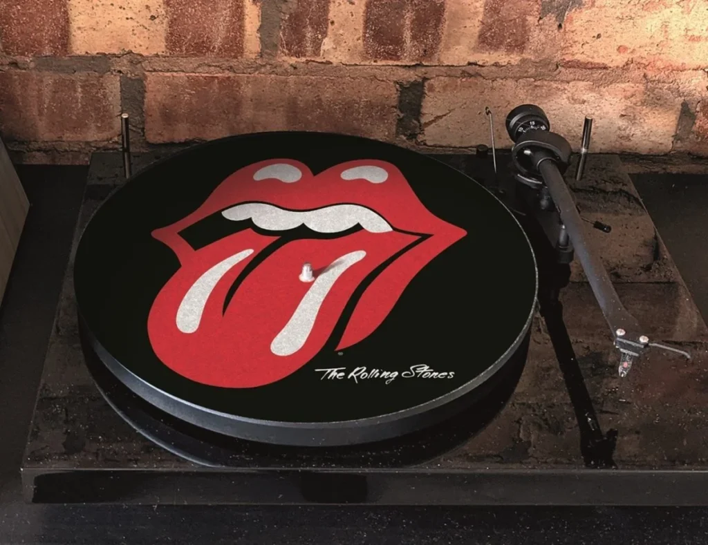 ✨ Merchandising Musical: 33 ideas para Vender en un concierto imagen que representa y simboliza merchandising musica y refuerza el concepto del contenido ✨ Merchandising Musical: 33 ideas para Vender en un concierto
