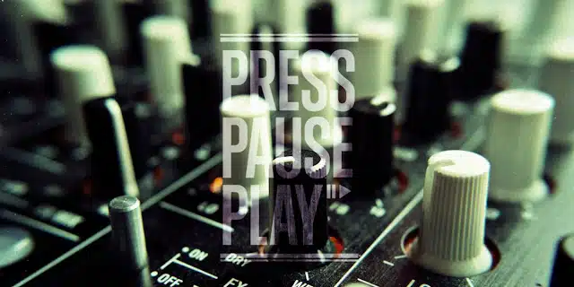 imagen que representa y simboliza y refuerza el concepto del contenido 📺 Press, Pause, Play - Documental Online