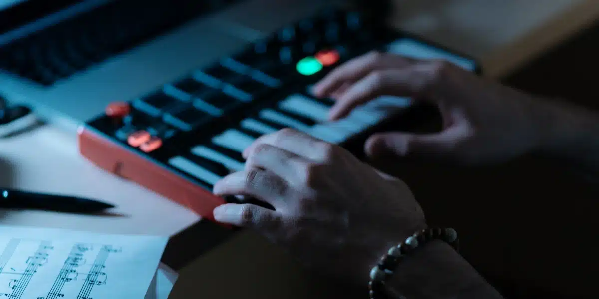 imagen que representa y simboliza ensayo musical y refuerza el concepto del contenido 🎷 Carrera de Musicalización