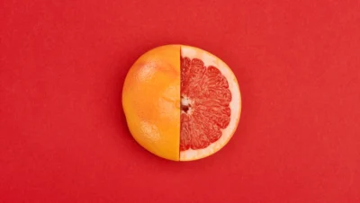 naranja y fondo rojo simbolizando un contrato interno de grupo musical