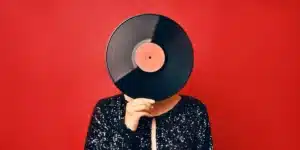imagen que representa y simboliza bandcamp para artistas y refuerza el concepto del contenido 📝 Ley de la Música en Colombia: Aprobada ✔️
